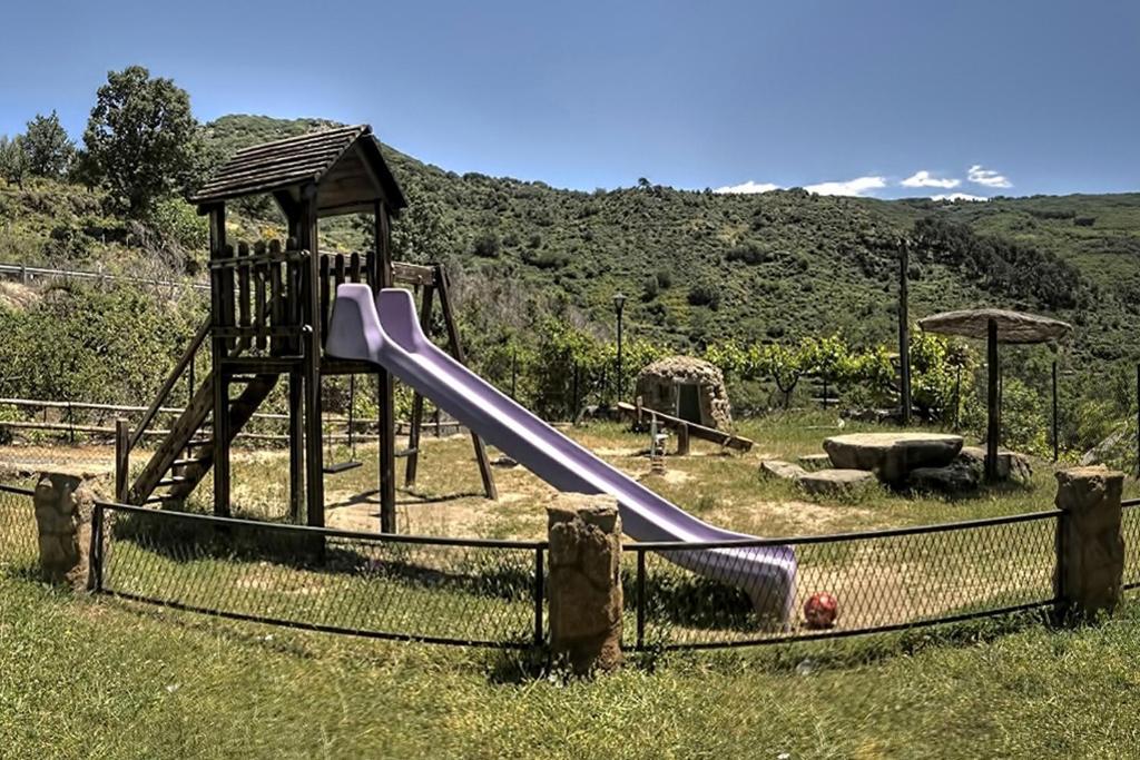Apartamentos Rurales El Solitario Banos De Montemayor Kültér fotó